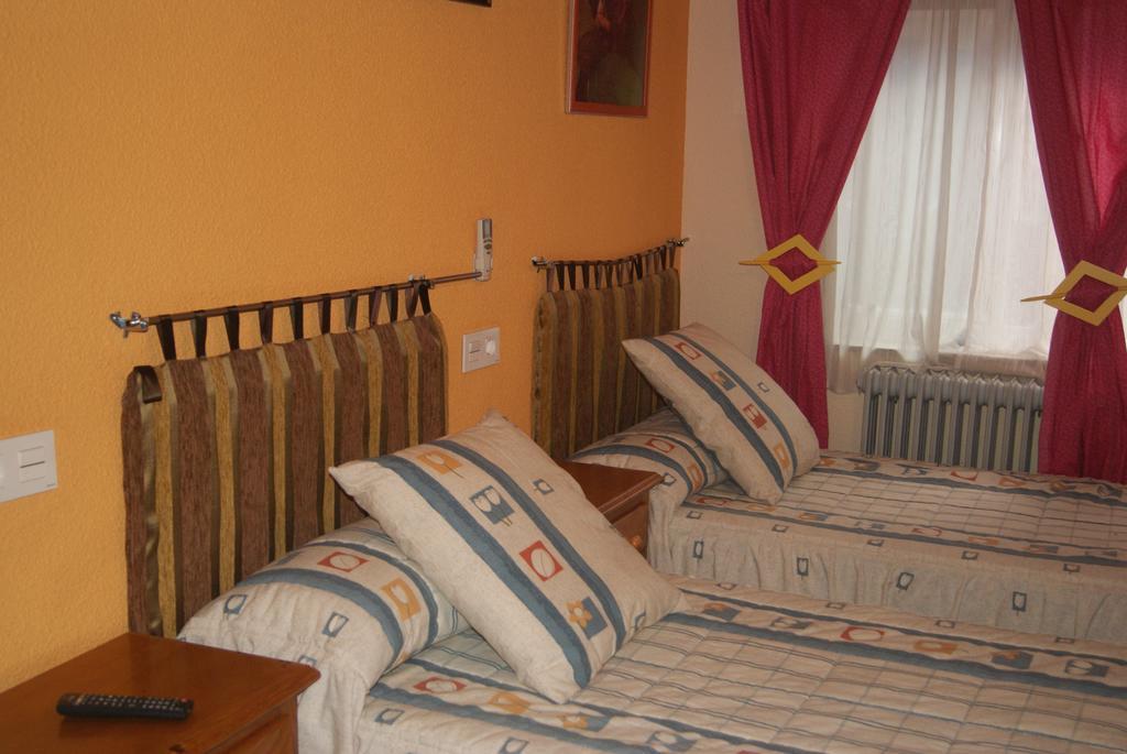 Pension Restaurante La Liebre Salamanka Exteriér fotografie